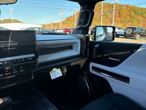 New 2025 GMC Hummer EV 3X image 36