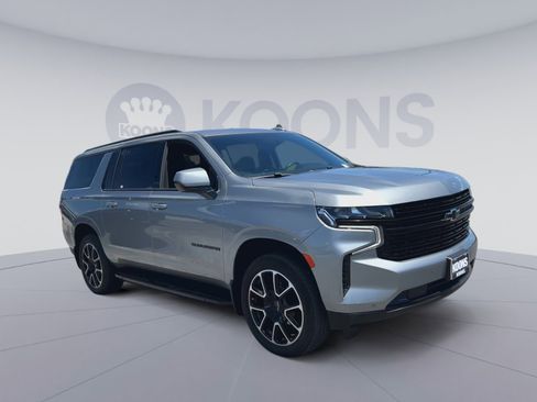 Used 2023 Chevrolet Suburban RST AWD/4WD image 4
