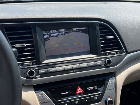Used 2018 Hyundai Elantra SEL FWD image 35