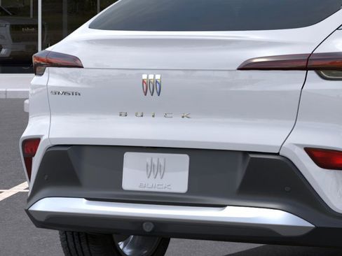 New 2025 Buick Envista Preferred image 14