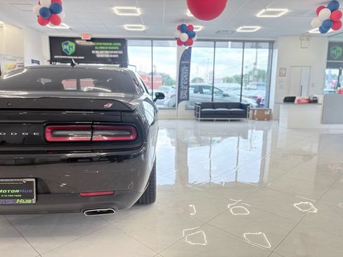 Used 2018 Dodge Challenger GT AWD/4WD image 14