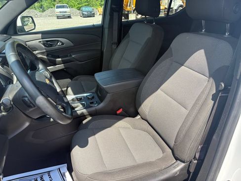 Used 2023 Chevrolet Traverse LT w/ LPO, Cargo Package AWD/4WD image 10