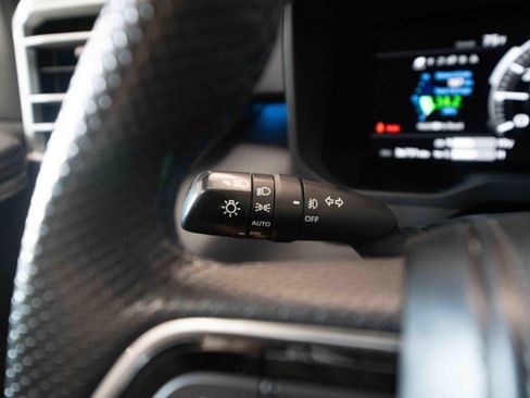 Used 2022 Toyota Tundra Platinum w/ Advanced Package AWD/4WD image 13