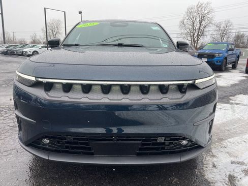 Used 2025 Jeep Wagoneer S Limited image 2