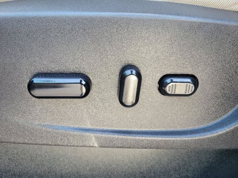 Used 2019 Ford Escape SE FWD image 9