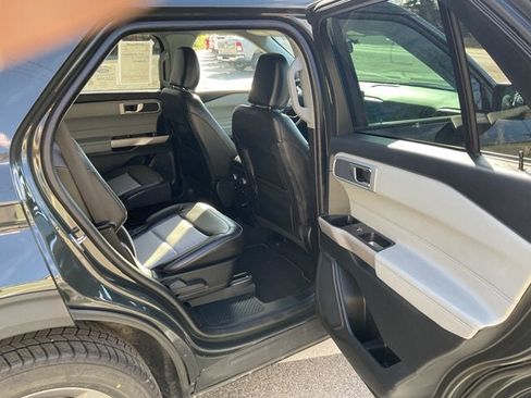 Certified 2022 Ford Explorer XLT w/ Equipment Group 202A AWD/4WD image 28