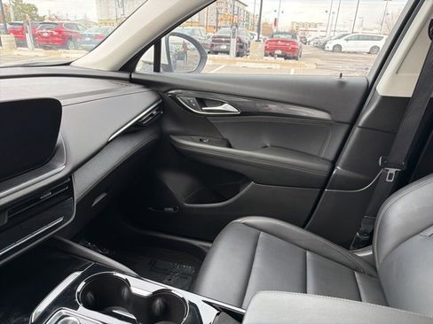 Used 2024 Buick Envision Preferred image 22