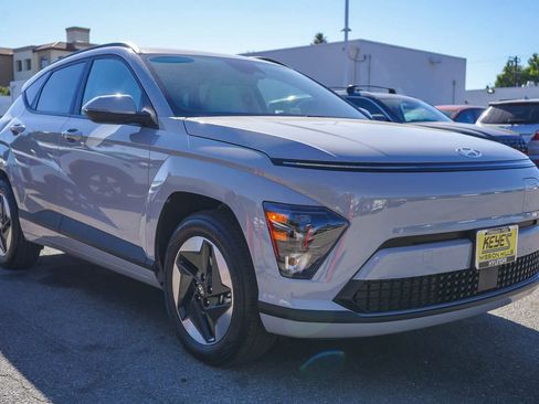 Certified 2025 Hyundai Kona SEL image 3