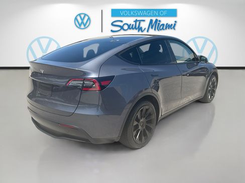 Used 2023 Tesla Model Y 2WD image 7