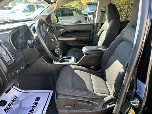 Used 2022 Chevrolet Colorado LT w/ Safety Package AWD/4WD image 9