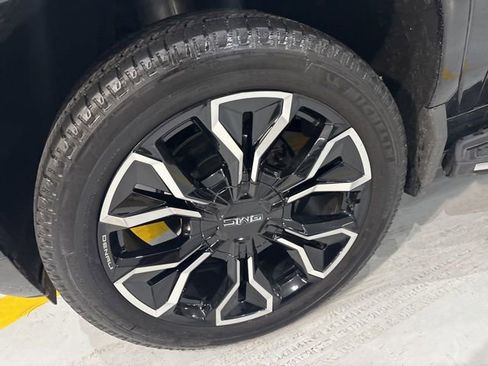 Certified 2025 GMC Sierra EV Denali image 39