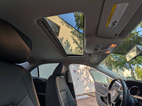 Used 2015 Volkswagen Jetta SEL FWD image 14