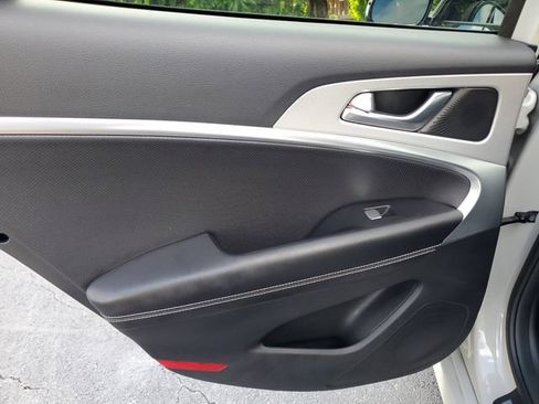 Certified 2026 Genesis G70 2.5T Prestige RWD image 27