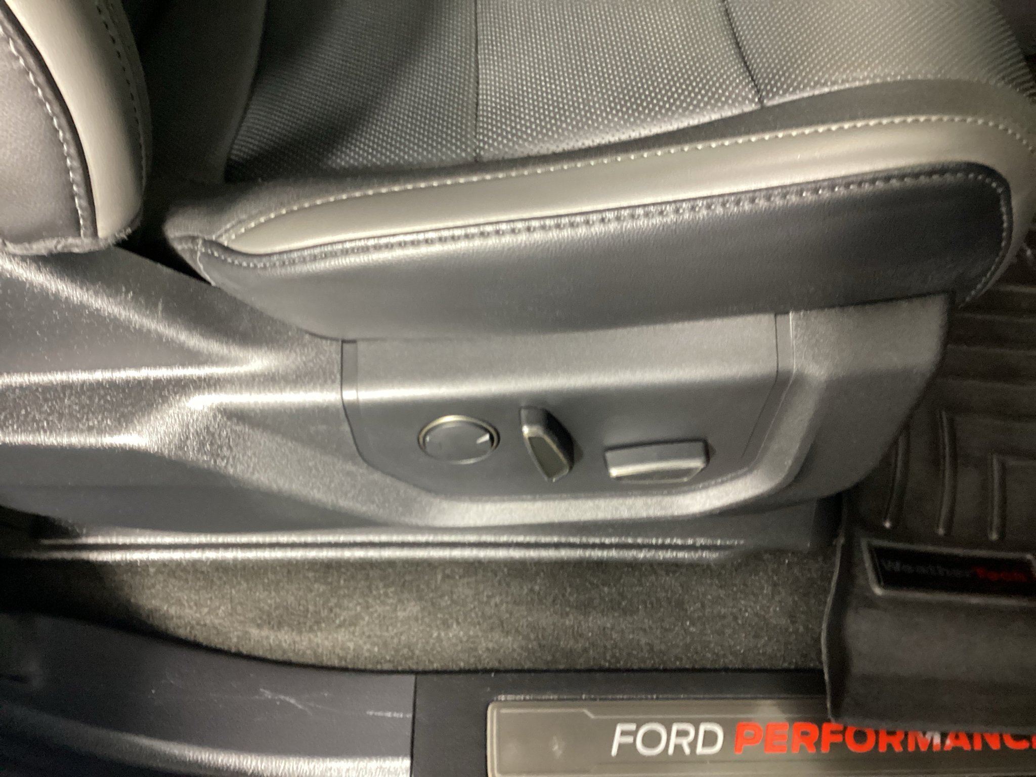 Used 2019 Ford F150 Raptor w/ Equipment Group 802A Luxury AWD/4WD image 12