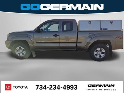 Used 2011 Toyota Tacoma 4x4 Access Cab V6 image 11