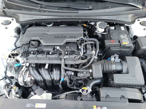 Certified 2025 Hyundai Elantra Sport image 21