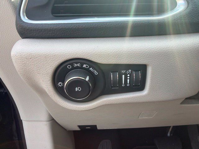 Used 2019 Chrysler Pacifica Limited FWD image 20