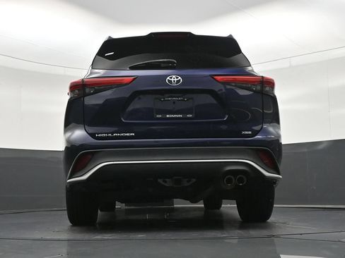 Used 2021 Toyota Highlander XSE FWD image 27