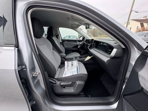 New 2025 Volkswagen Tiguan S AWD/4WD image 23