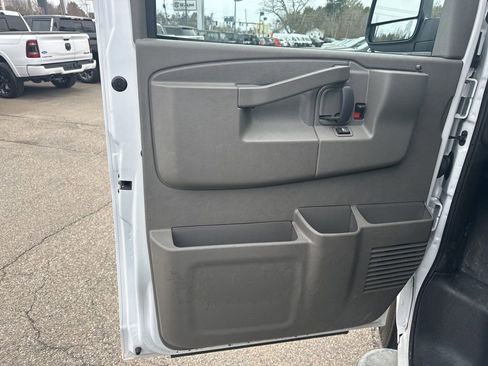 Used 2024 GMC Savana 2500 Work Van w/ Driver Convenience Package image 13