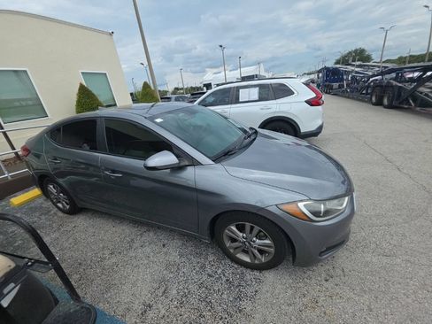 Used 2018 Hyundai Elantra Value Edition w/ Cargo Package FWD image 4
