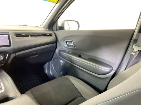 Used 2021 Honda HR-V Sport image 11