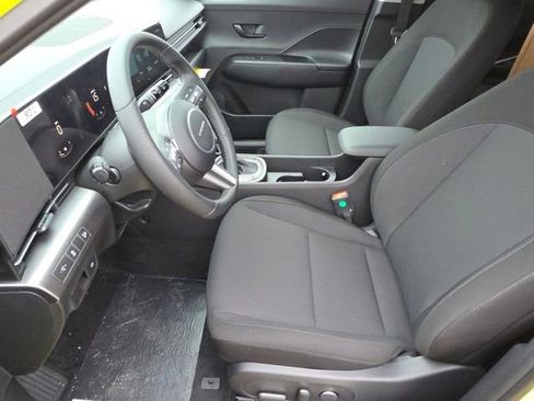 Certified 2025 Hyundai Kona SEL image 27