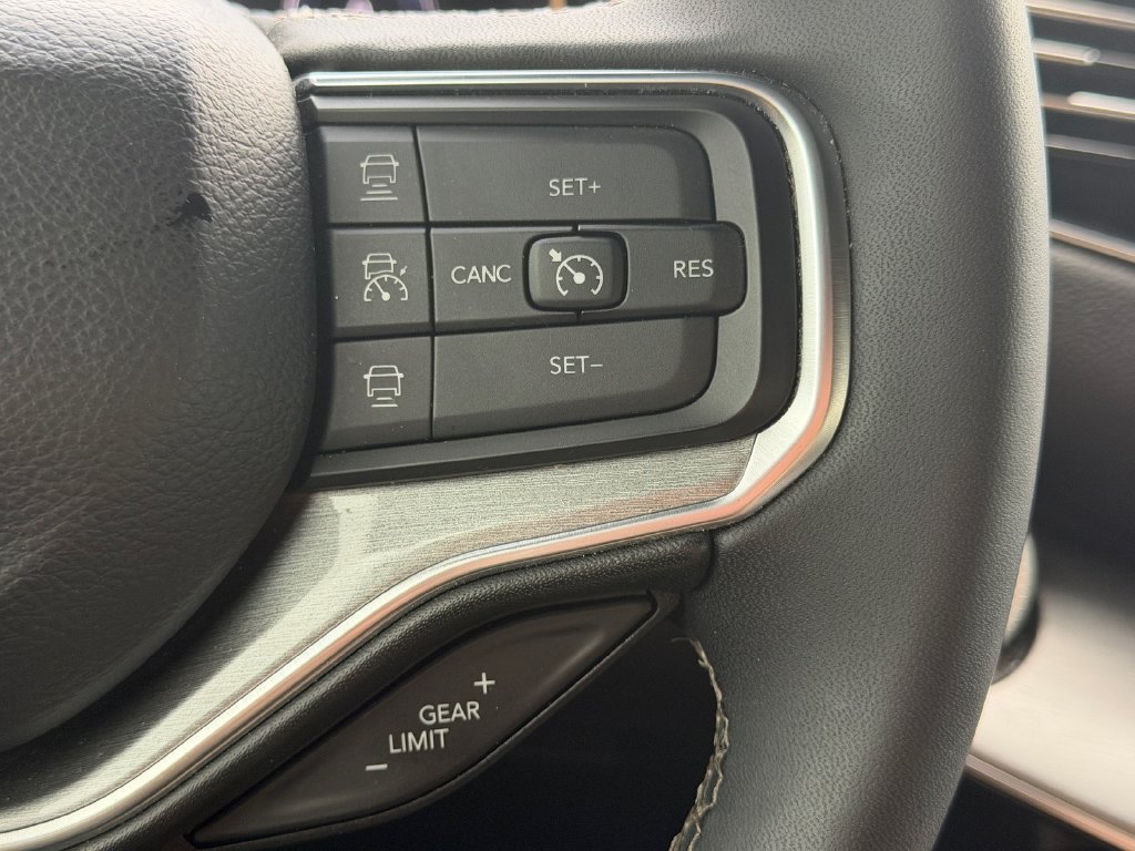 Used 2022 Jeep Wagoneer Series III AWD/4WD image 13