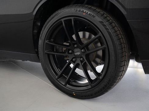 Used 2017 Dodge Challenger SXT image 8