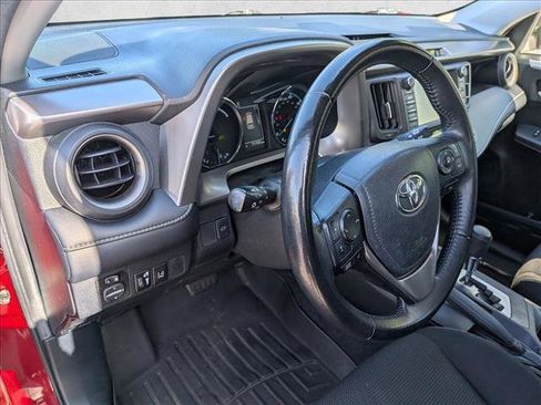 Used 2018 Toyota RAV4 XLE image 10
