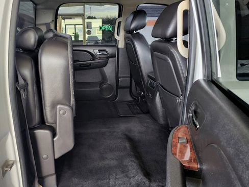 Used 2010 Chevrolet Silverado 2500 LTZ image 39