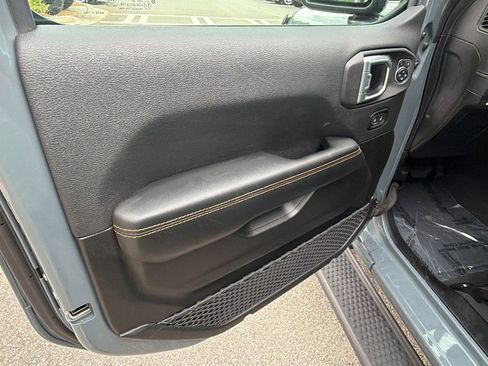 Used 2025 Jeep Wrangler Unlimited Sahara AWD/4WD image 14