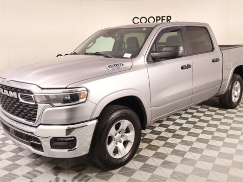 Used 2025 RAM 1500 Big Horn AWD/4WD image 9