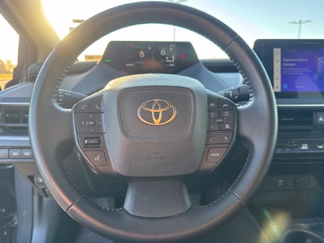 Used 2024 Toyota Prius LE FWD image 21