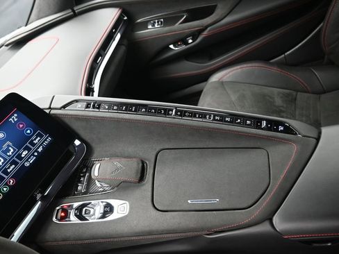 Used 2023 Chevrolet Corvette Stingray Premium Conv w/ Z51 Performance Package image 23