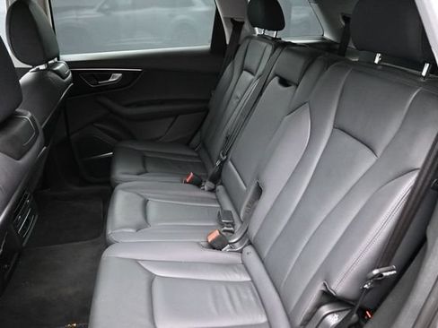 Used 2023 Audi Q7 2.0T Premium Plus w/ Premium Plus Package AWD/4WD image 11