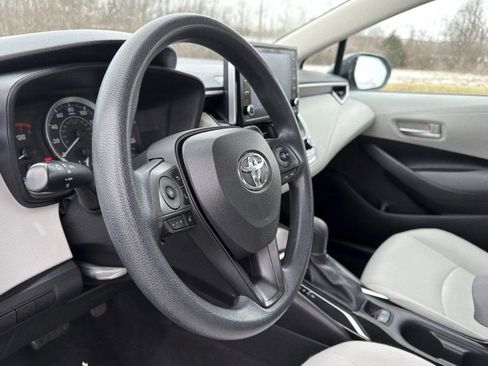 Used 2020 Toyota Corolla LE image 22