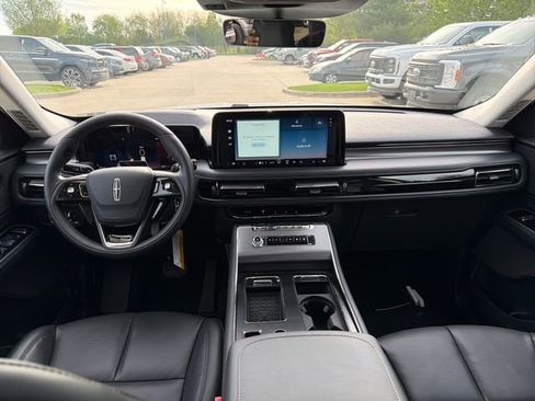 New 2026 Lincoln Aviator AWD image 17