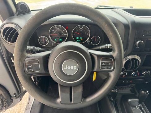 Used 2013 Jeep Wrangler Sport image 13