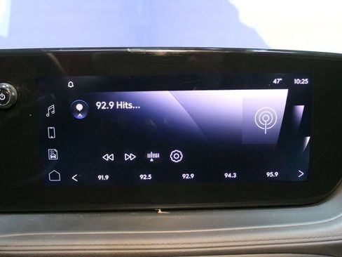 Used 2025 Buick Encore GX Avenir w/ Avenir Technology Package AWD/4WD image 26