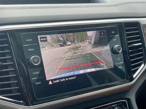 Used 2018 Volkswagen Atlas SEL Premium image 13