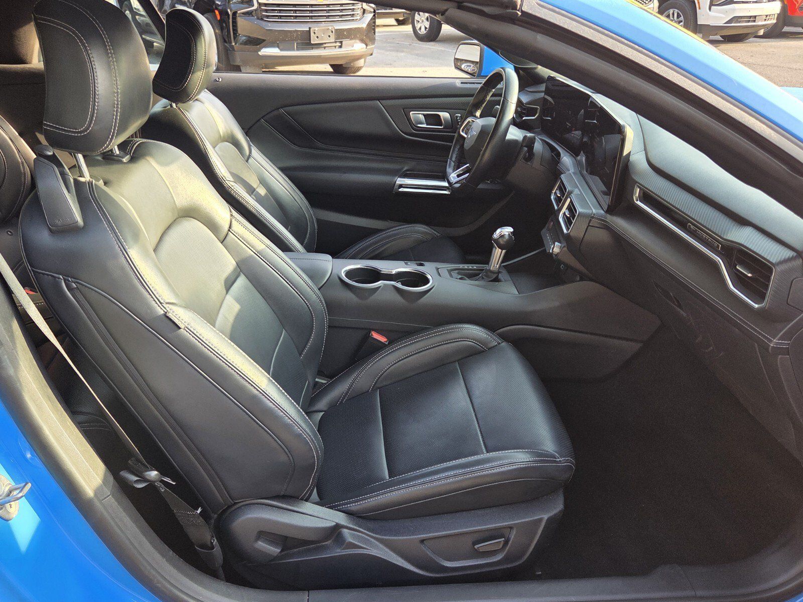Used 2025 Ford Mustang Premium RWD image 21