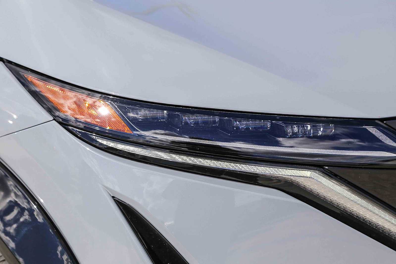 Used 2024 Nissan Ariya AWD image 4