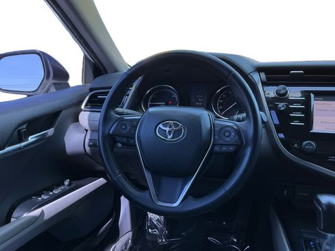 Used 2020 Toyota Camry SE FWD image 10