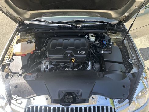 Used 2011 Buick Lucerne CXL FWD image 22