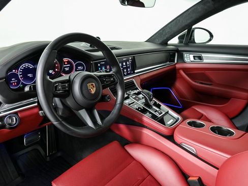 Certified 2023 Porsche Panamera GTS image 4