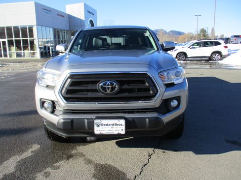 Used 2020 Toyota Tacoma SR5 image 2