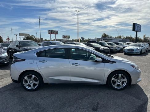 Used 2017 Chevrolet Volt LT image 5