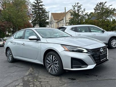New 2025 Nissan Altima 2.5 SV w/ SV Premium Package
