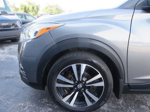 Used 2018 Nissan Kicks SV FWD image 31